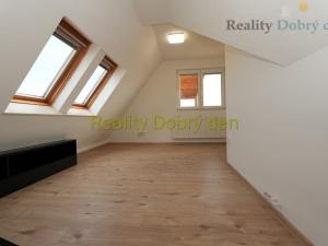 Pronájem atypického bytu, Opava, Bochenkova, 178 m2