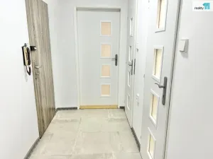 Pronájem bytu 4+1, Praha - Modřany, U zastávky, 75 m2