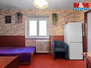 Prodej bytu 3+1, Jesenice, Školní, 55 m2