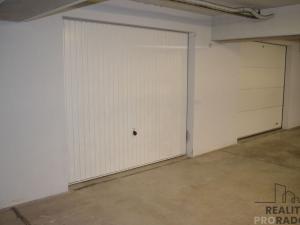 Pronájem garáže, Brno, Zderadova, 20 m2