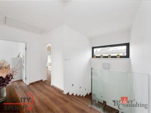 Prodej rodinného domu, Velké Popovice, U Školky, 190 m2