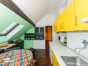 Prodej bytu 4+1, Uherské Hradiště, V Teničkách, 96 m2