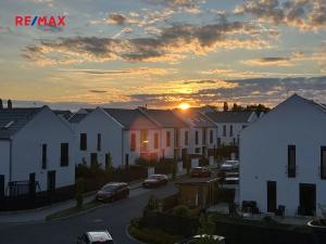 Pronájem garážového stání, Jinočany, Emy Destinové, 15 m2