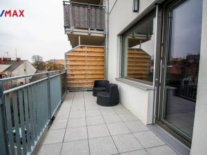 Pronájem bytu 1+kk, Hradec Králové, V Koutech, 37 m2