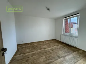 Pronájem bytu 1+1, Sokolov, Křížová, 39 m2