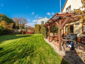 Prodej rodinného domu, Květnice, Sosnová, 104 m2