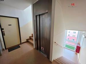 Pronájem bytu 2+kk, Praha - Letňany, Místecká, 60 m2