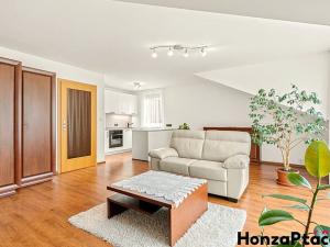 Prodej rodinného domu, Praha - Kyje, Broumarská, 187 m2