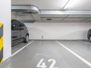 Pronájem bytu 2+kk, Praha, Zubrnická, 56 m2