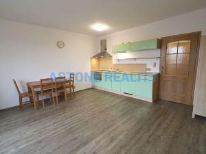 Pronájem bytu 1+kk, Praha - Hostivař, Švehlova, 35 m2