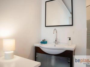 Pronájem pokoje, Praha - Smíchov, Nádražní, 18 m2