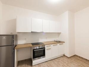 Pronájem bytu 2+1, Praha - Bubeneč, U zeměpisného ústavu, 46 m2