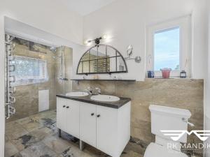 Prodej rodinného domu, Mníšek pod Brdy, U nádraží, 164 m2