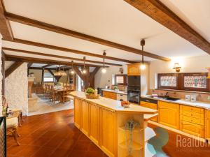 Prodej atypického bytu, Praha, Malostranské náměstí, 270 m2