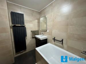 Pronájem bytu 2+kk, Praha - Bubeneč, U akademie, 40 m2