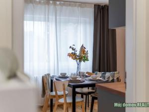 Pronájem bytu 2+kk, Praha - Čimice, Libčická, 55 m2