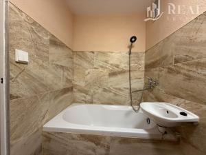 Pronájem bytu 1+1, Chomutov, Březenecká, 38 m2