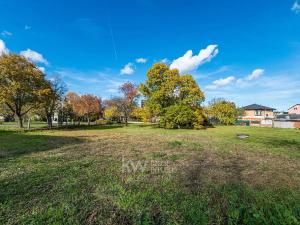 Prodej komerčního pozemku, Praha - Kbely, Toužimská, 985 m2