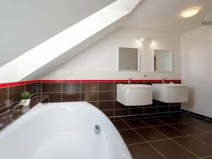 Prodej rodinného domu, Lísek, 252 m2