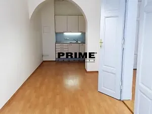 Pronájem kanceláře, Praha - Smíchov, Štefánikova, 70 m2