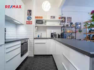 Prodej bytu 2+kk, Praha - Holešovice, Veverkova, 58 m2