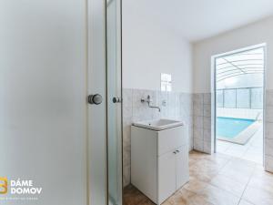 Prodej rodinného domu, Pohořelice, Školní, 350 m2