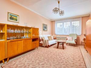 Prodej bytu 2+1, Lišov, Čechova, 63 m2