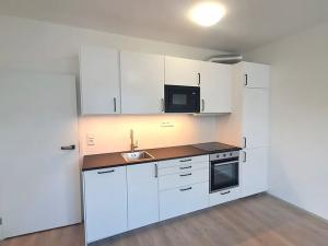 Pronájem bytu 2+kk, Praha - Hlubočepy, Fabiánové, 44 m2