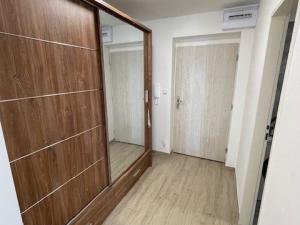 Pronájem bytu 1+kk, Praha - Vysočany, Na Harfě, 36 m2