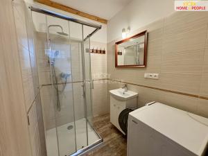 Pronájem bytu 2+kk, Kouřim, Mírové náměstí, 39 m2