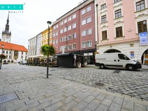 Pronájem bytu 3+1, Olomouc, Dolní náměstí, 100 m2
