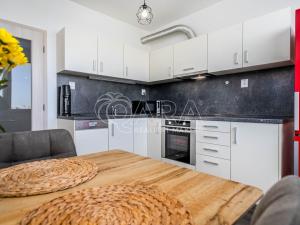 Pronájem bytu 1+1, Praha - Hostivař, plukovníka Mráze, 45 m2