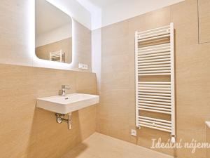 Pronájem bytu 2+kk, Brno, Střední, 55 m2