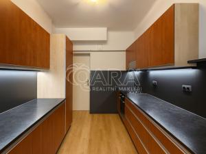 Pronájem bytu 3+1, Praha - Nové Město, Ke Karlovu, 90 m2