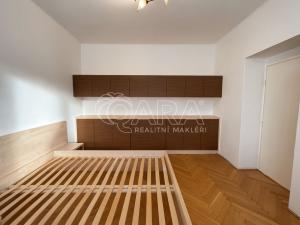 Pronájem bytu 3+1, Praha - Nové Město, Ke Karlovu, 90 m2