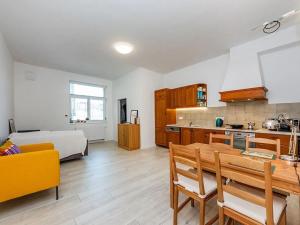 Prodej bytu 2+kk, Praha - Libeň, Ocelářská, 54 m2