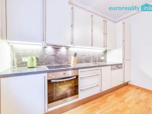 Pronájem bytu 2+kk, Mariánské Lázně, Masarykova, 80 m2