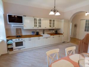 Pronájem bytu 3+1, Karlovy Vary, Krále Jiřího, 130 m2