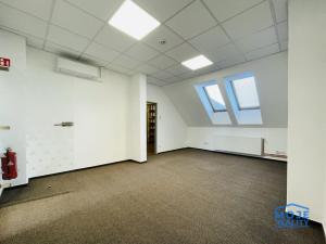 Pronájem kanceláře, Plzeň - Jižní Předměstí, náměstí T. G. Masaryka, 365 m2
