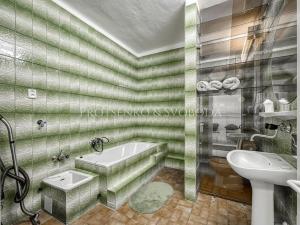 Prodej činžovního domu, Křižanov, Benešovo náměstí, 530 m2