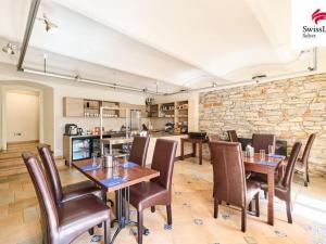 Prodej ubytování, Nové Město nad Metují, Husovo náměstí, 927 m2