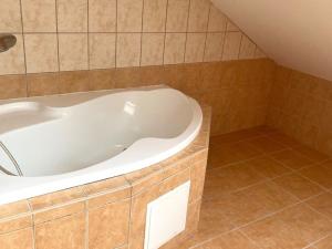 Pronájem bytu 2+kk, Klatovy - Sobětice, 90 m2