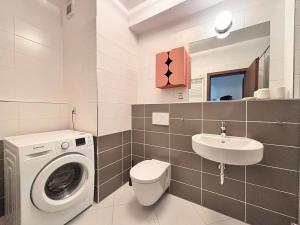 Pronájem bytu 1+kk, Praha - Stodůlky, Svitákova, 6778 m2