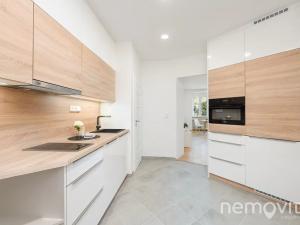 Prodej bytu 1+kk, Praha - Podolí, Na dolinách, 39 m2