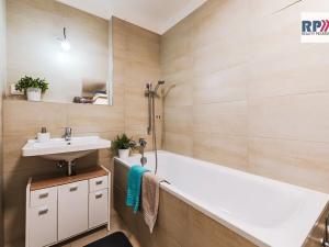 Prodej bytu 3+kk, Praha - Vysočany, Strnadových, 74 m2