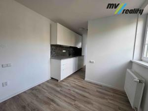 Pronájem bytu 1+kk, Praha - Břevnov, Cvičebná, 23 m2