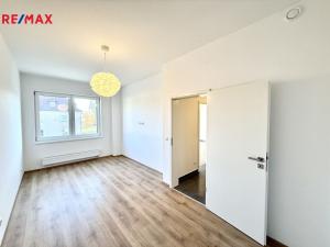 Pronájem bytu 2+kk, Karlovy Vary, Šumavská, 65 m2