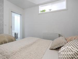 Prodej bytu 2+kk, Břežany II, 56 m2