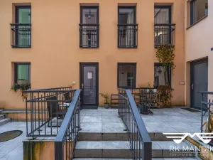 Pronájem bytu 2+kk, Praha - Karlín, Pernerova, 42 m2