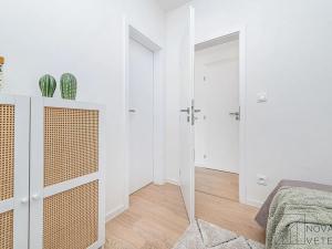 Pronájem bytu 2+kk, Praha - Žižkov, Květinková, 50 m2